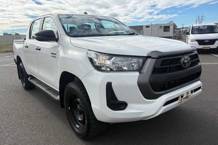 2020 Toyota Hilux SR