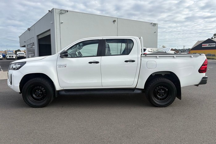 2020 Toyota Hilux SR