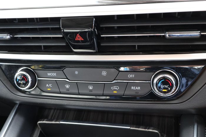 2022 LDV D90 Executive