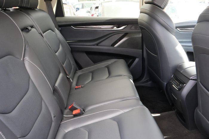 2022 LDV D90 Executive