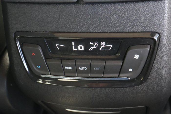2022 LDV D90 Executive