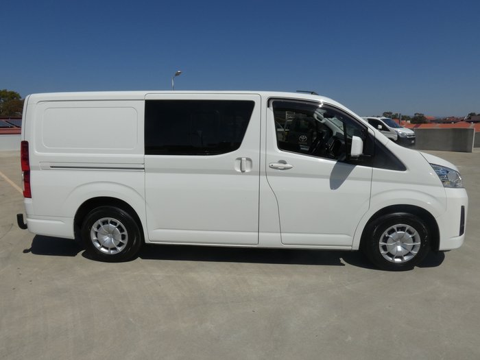 2022 Toyota Hiace LWB (5 Seats)