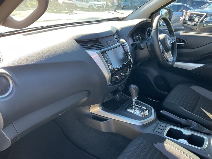 2024 Nissan Navara ST