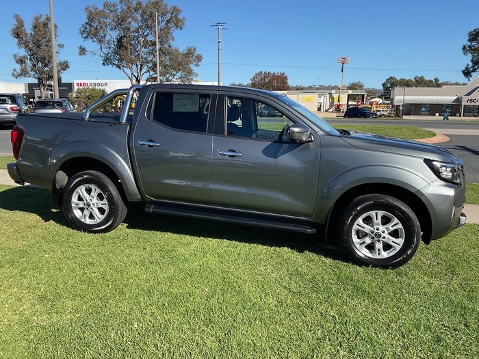 2024 Nissan Navara ST