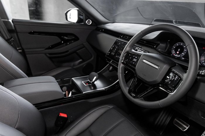 2025 Land Rover Range Rover Evoque P250 Dynamic SE
