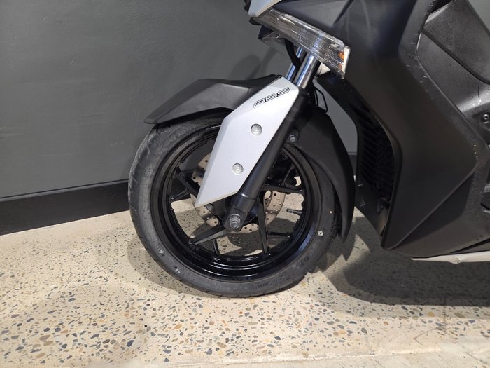2018 Yamaha XMAX 300 (CZD300A) SILVER