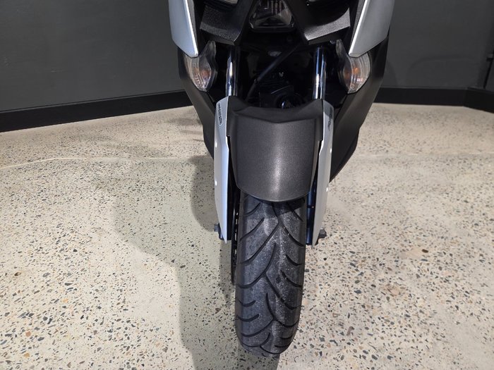 2018 Yamaha XMAX 300 (CZD300A) SILVER