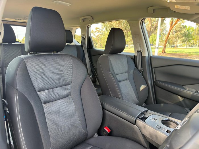 2025 Nissan X-TRAIL ST