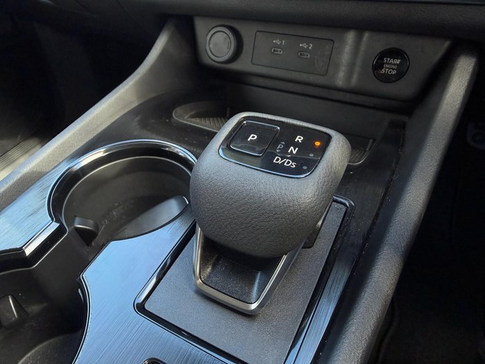 2025 Nissan X-TRAIL ST