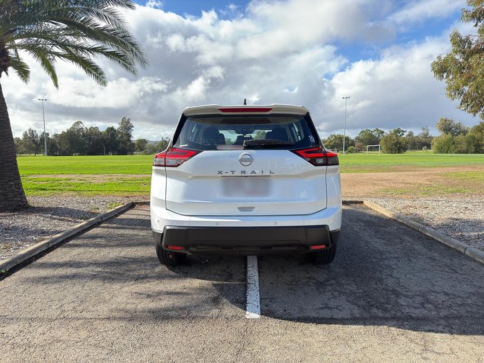 2025 Nissan X-TRAIL ST
