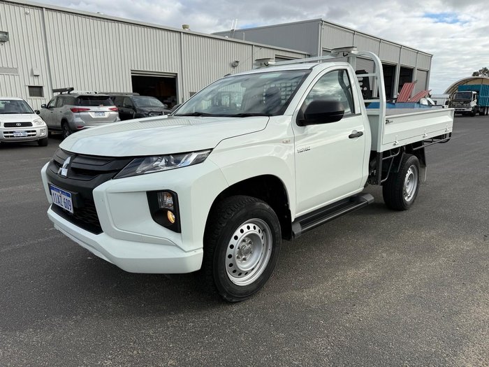 2023 Mitsubishi Triton GLX