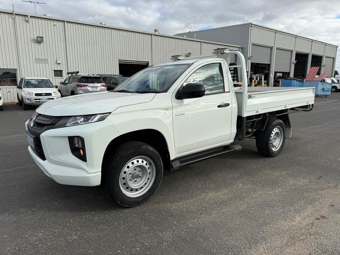 2023 Mitsubishi Triton GLX