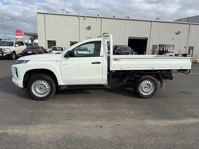 2023 Mitsubishi Triton GLX