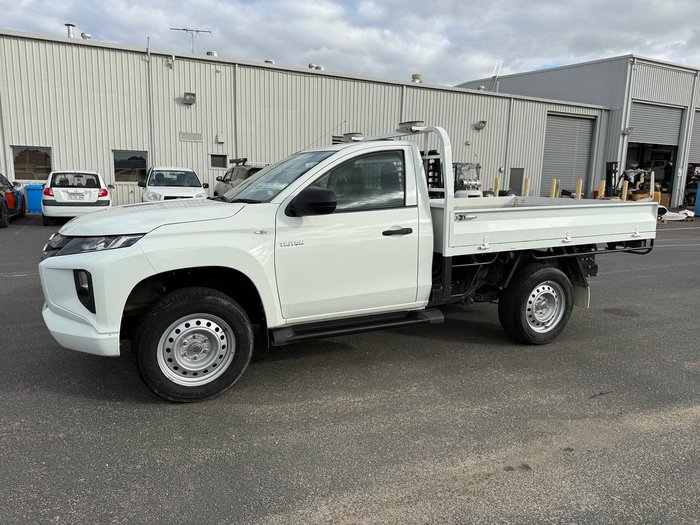 2023 Mitsubishi Triton GLX