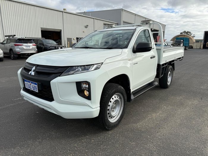 2023 Mitsubishi Triton GLX