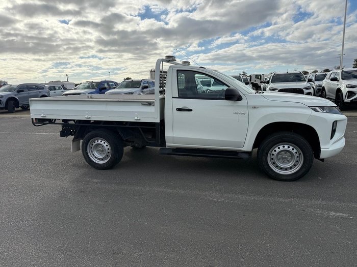 2023 Mitsubishi Triton GLX