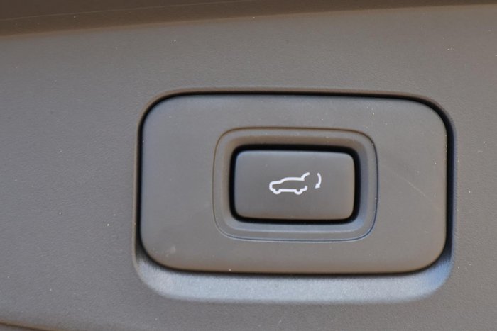 2024 Isuzu MU-X LS-T
