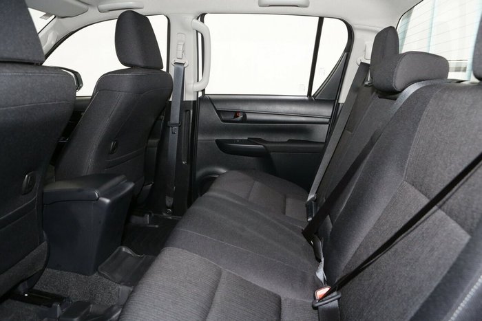 2024 Toyota Hilux SR