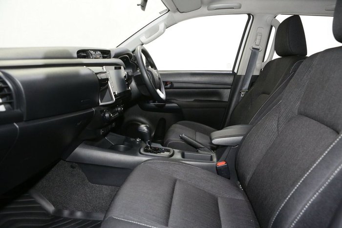 2024 Toyota Hilux SR
