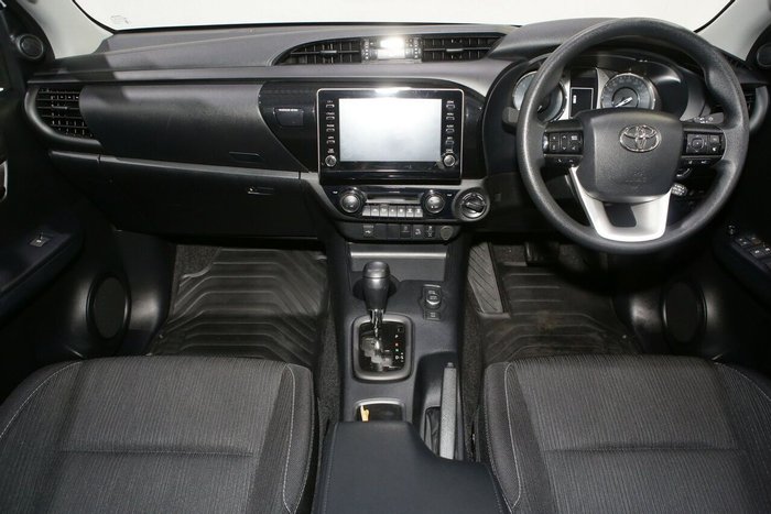 2024 Toyota Hilux SR