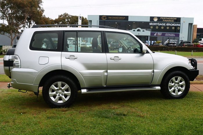 2021 Mitsubishi Pajero GLX
