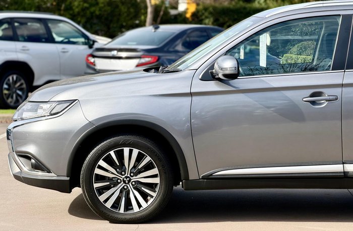 2021 Mitsubishi Outlander LS
