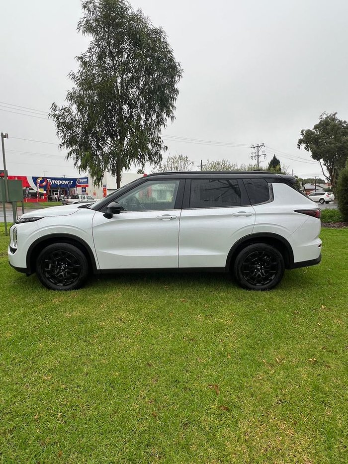 2025 Mitsubishi Outlander LS