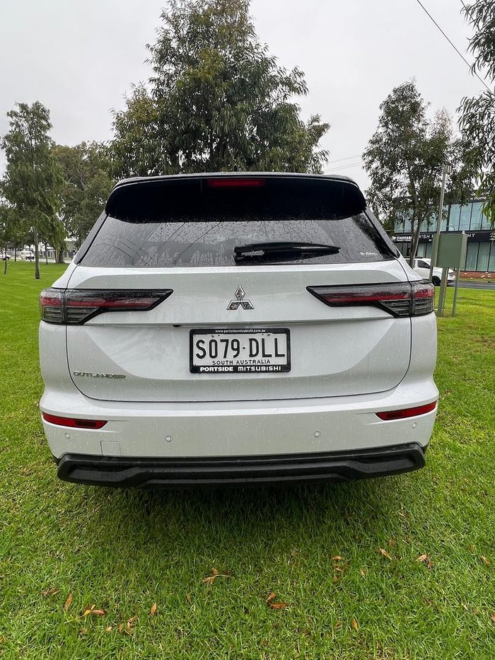2025 Mitsubishi Outlander LS