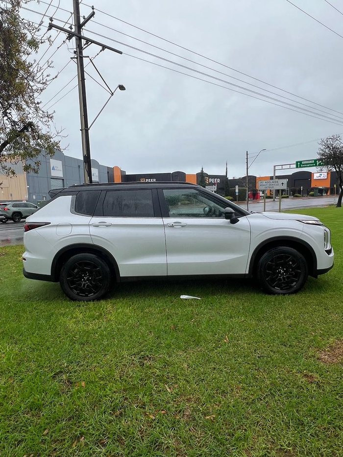 2025 Mitsubishi Outlander LS