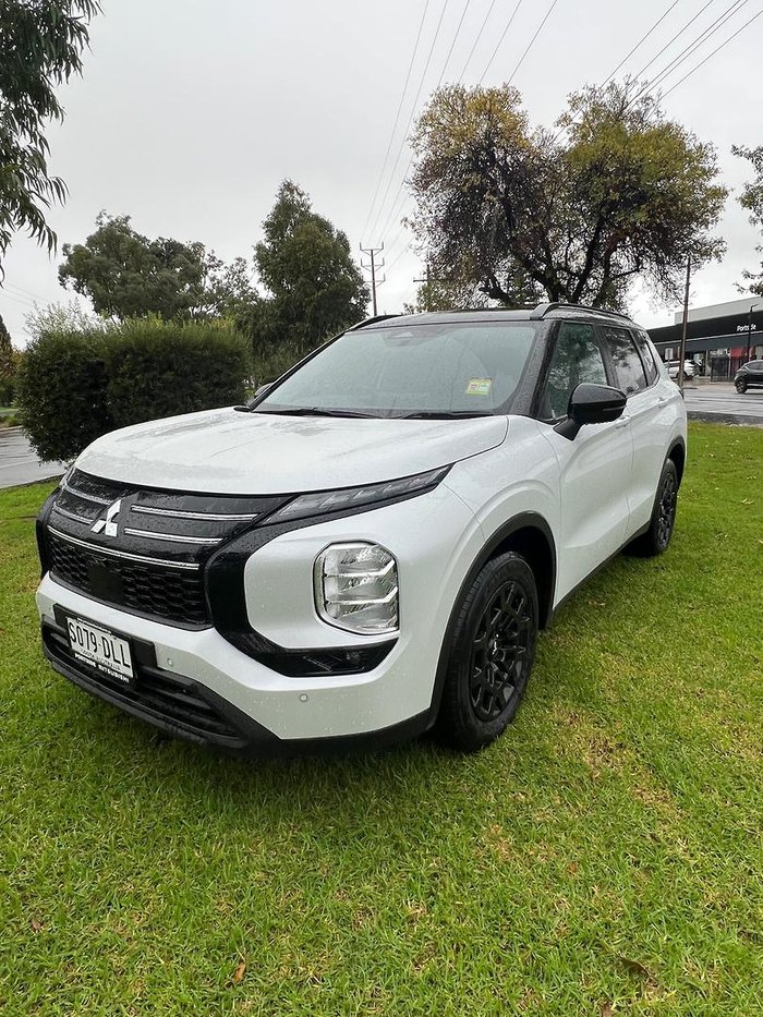 2025 Mitsubishi Outlander LS
