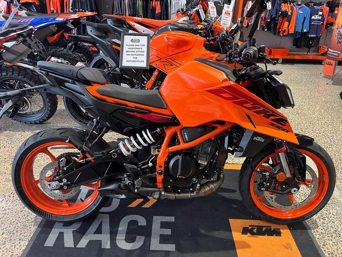 2025 KTM 390 Duke Duke Orange