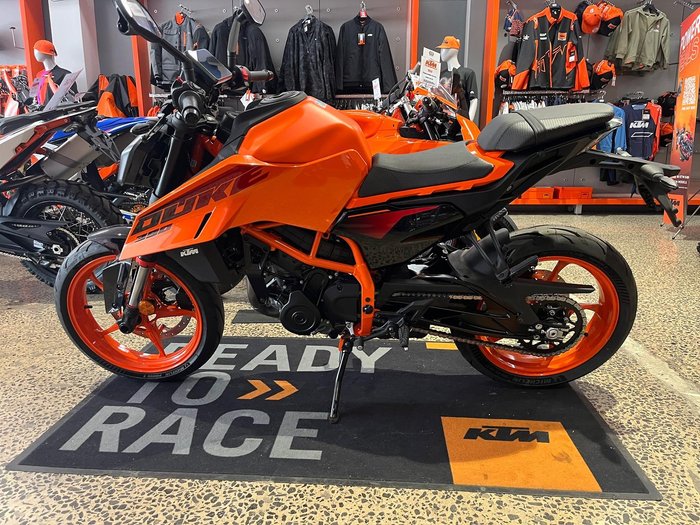 2025 KTM 390 Duke Duke Orange