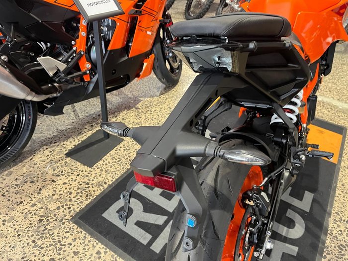 2025 KTM 390 Duke Duke Orange