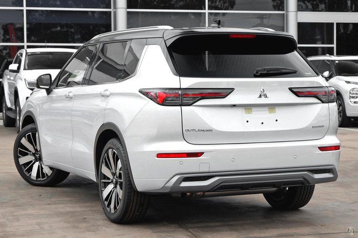 2025 Mitsubishi Outlander Exceed Tourer ZM MY25 AWD White Diamond with Black Mica Roof