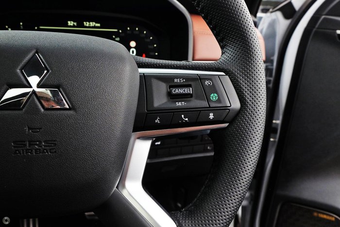 2025 Mitsubishi Outlander Exceed Tourer ZM MY25 AWD White Diamond with Black Mica Roof