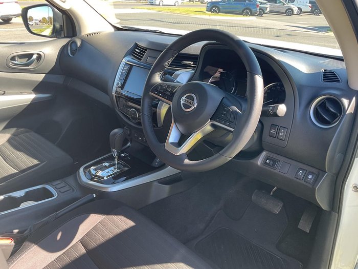2025 Nissan Navara ST-X