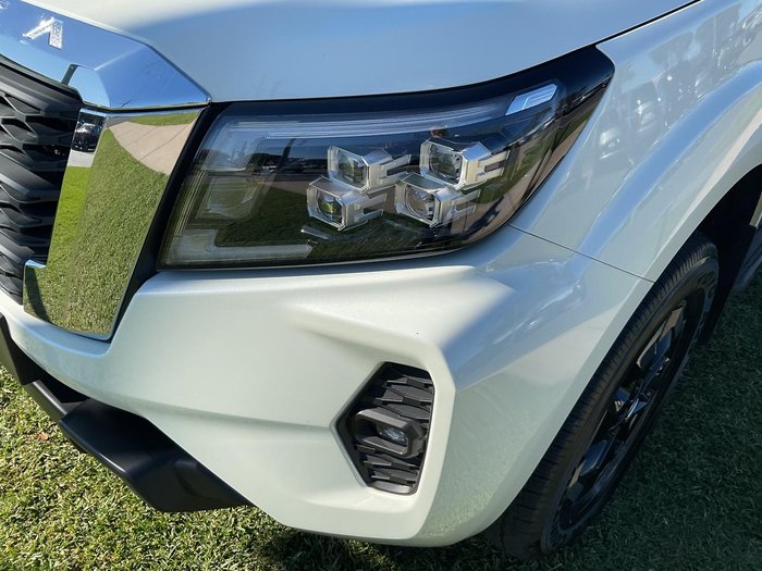 2025 Nissan Navara ST-X