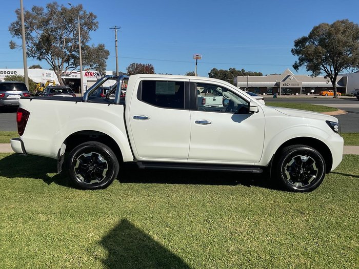 2025 Nissan Navara ST-X