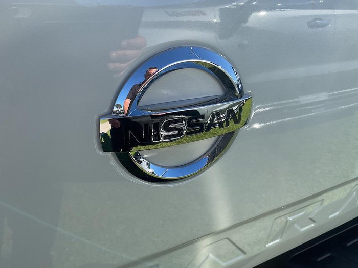 2025 Nissan Navara ST-X
