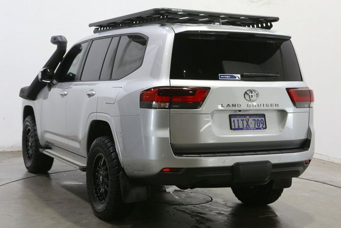 2024 Toyota Landcruiser GXL
