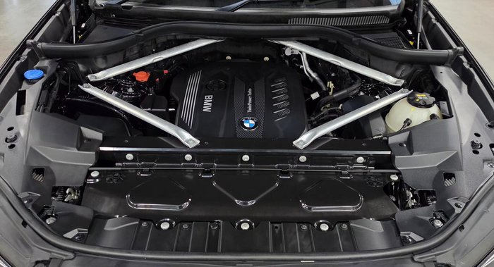 2018 BMW X5 xDrive30d G05 4X4 Constant Black Sapphire