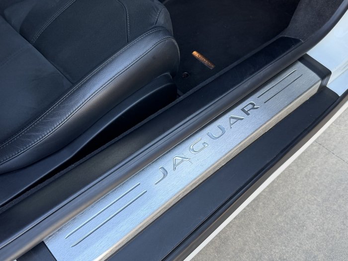 2017 Jaguar F-TYPE 250kW