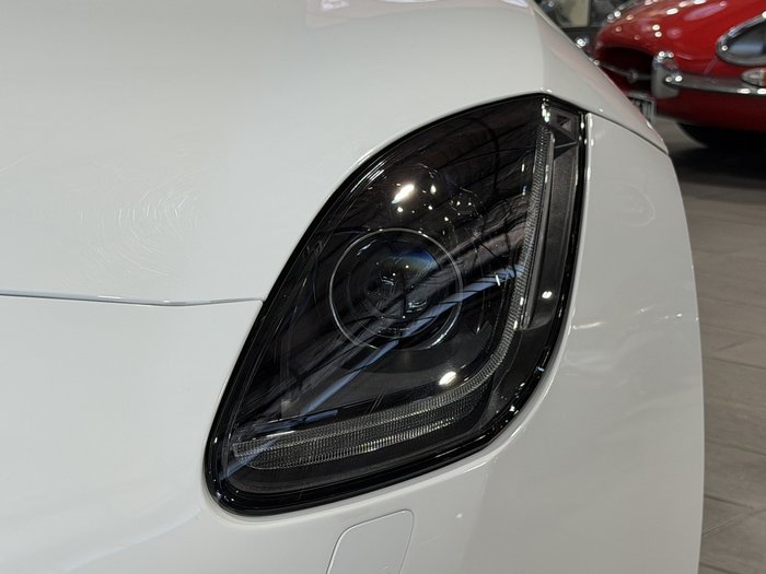 2017 Jaguar F-TYPE 250kW