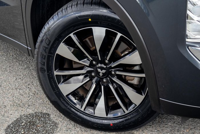 2025 Mitsubishi Outlander LS