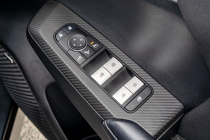 2025 Mitsubishi Outlander LS