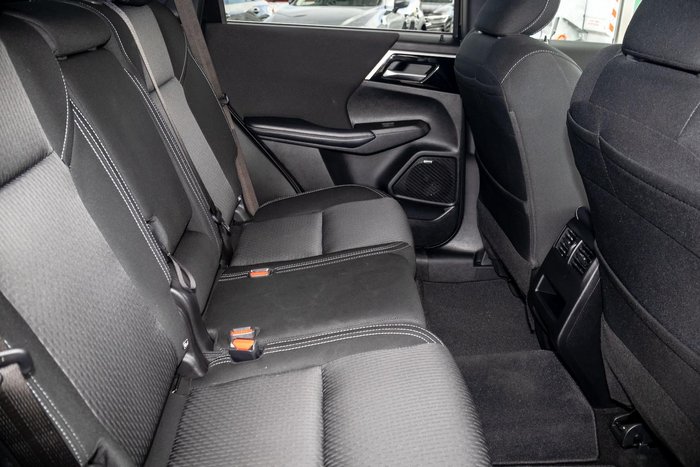 2025 Mitsubishi Outlander LS