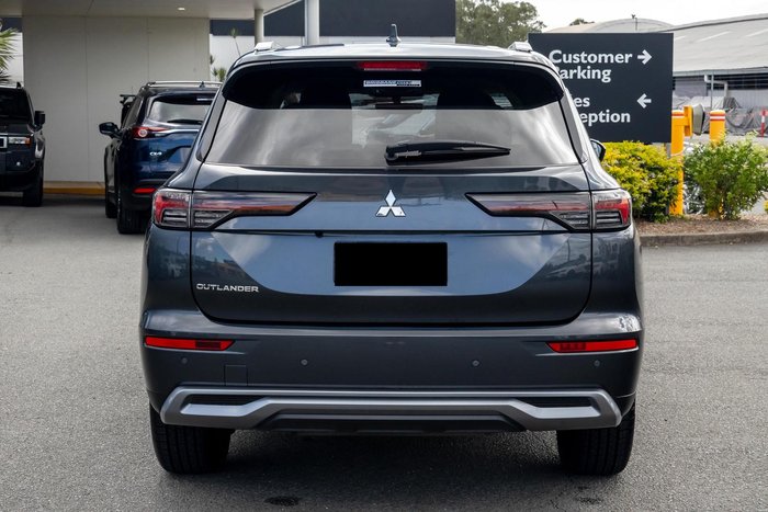 2025 Mitsubishi Outlander LS