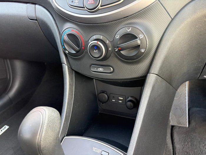 2016 Hyundai Accent Active