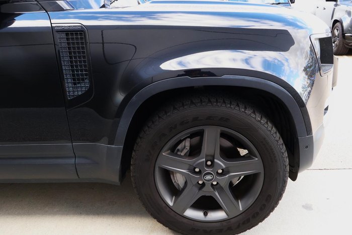 2023 Land Rover Defender 110 D300 SE