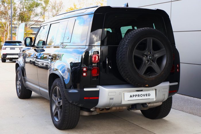2023 Land Rover Defender 110 D300 SE